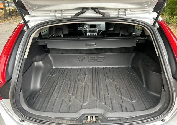 Volvo V60 cena 53900 przebieg: 163000, rok produkcji 2016 z Lipno małe 232